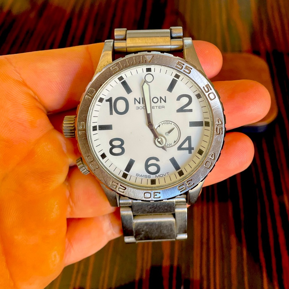 Nixon 51-30 Mens Watch Silver / White